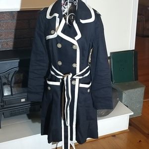 Gorgeous Milly Dark Linen Blend trench coat With White Details.